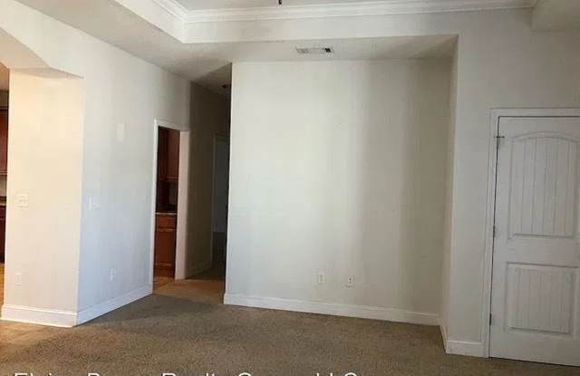 Beautiful 3 bedroom, 2 bath home is located in the Crossing Subdivision!! Gallery 3