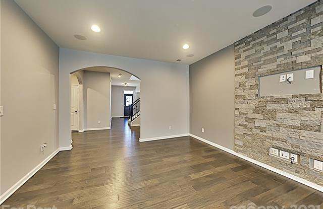 1907 Berryhill Road Gallery 3