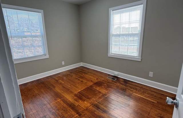 ***Newly Renovated 1 Bedroom - 1/2 Off First Month's Rent*** | Call for September Specials Gallery 4
