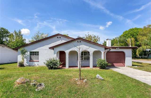716 N LAVON AVENUE - 716 North Lavon Avenue, Kissimmee, FL 34741
