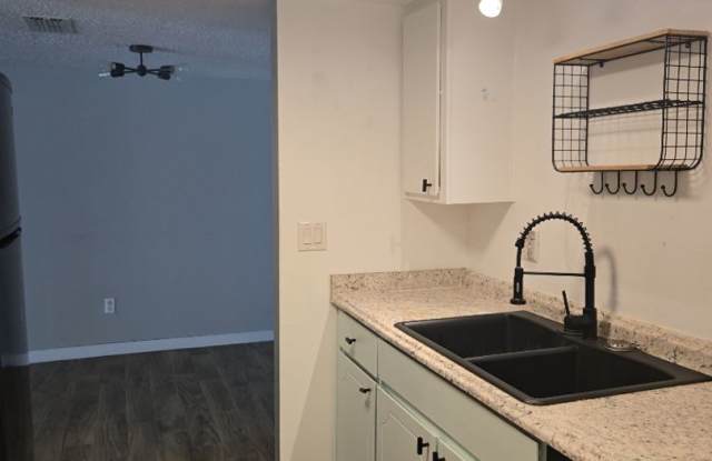 2-bedroom, 1.5-bathroom home located in the vibrant city of Albuquerque photos photos