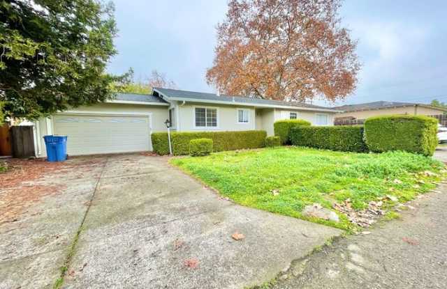 129 Windsor Palms Drive - 129 Windsor Palms Drive, Windsor, CA 95492 129 Windsor Palms Drive - 129 Windsor Palms Drive, Windsor, CA 95492