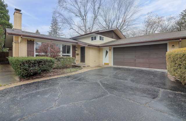 512 Highland Road - 512 Highland Road, Hinsdale, IL 60521 512 Highland Road - 512 Highland Road, Hinsdale, IL 60521