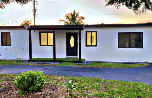 5181 NE 16th Ave photos photos