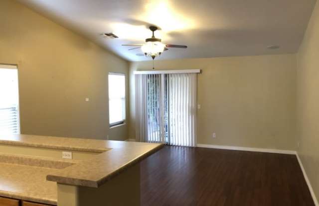 10761 W Roanoke Ave Gallery 3