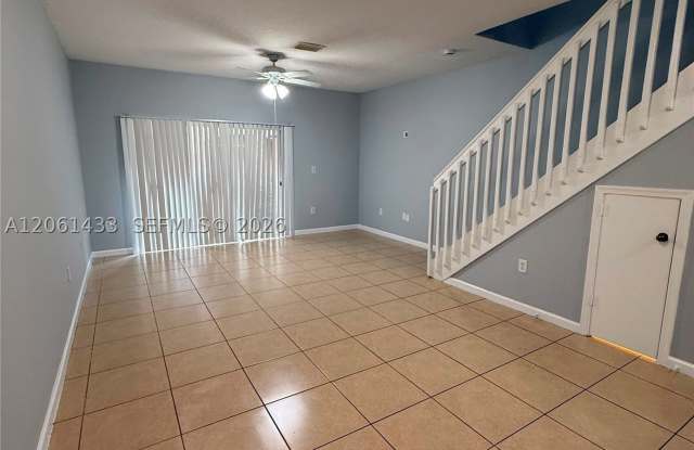8811 S ISLES CR Gallery 4