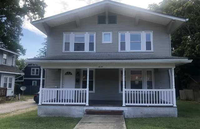 Great location in the heart of Bloomington! photos photos