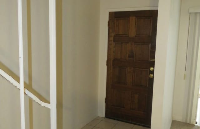 Centrally Located Large Two Story Condo with Two Car Garage Gallery 4