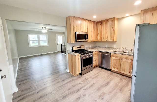 785 Coleman Street Southeast - 787 photos photos