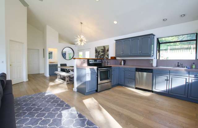 6564 Sonoma Mountain Road Gallery 2