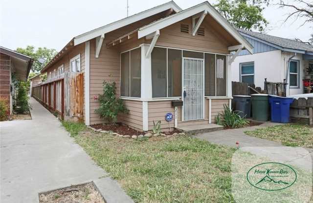 Do Not disturb the tenants, Must Apply before viewing - 211 West 19th Street, Merced, CA 95340