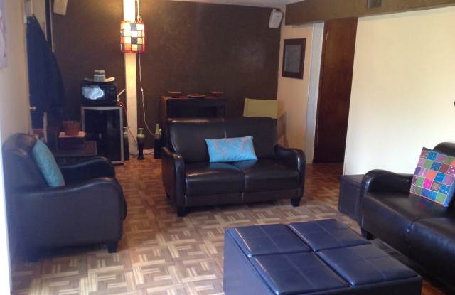 12341 Chesterton Drive Gallery 2