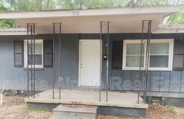 516 E Robinson St - 516 East Robinson Street, Dallas, NC 28034