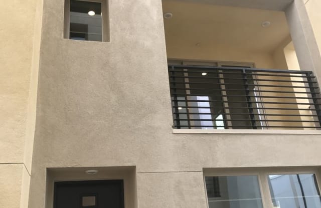 216 Paramount - 216 Paramount, Irvine, CA 92618