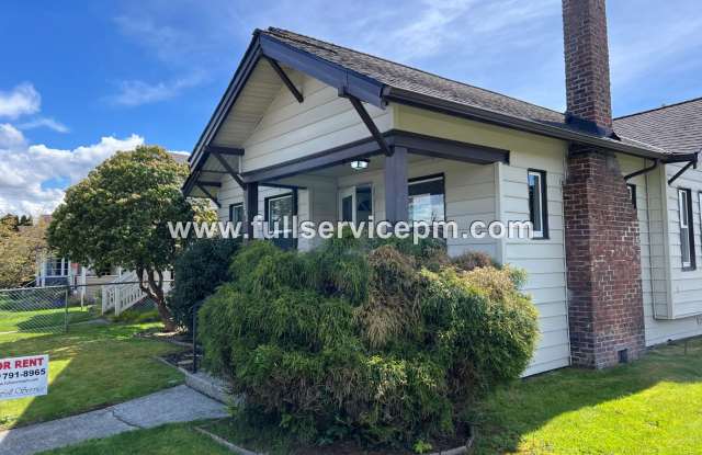 Wonderful corner lot home. photos photos Wonderful corner lot home. photos photos