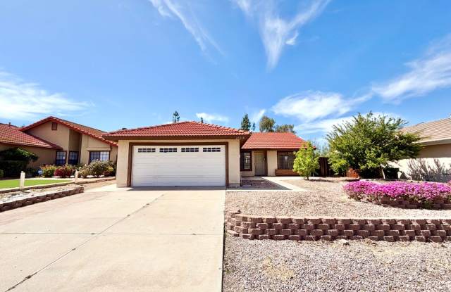 Spacious 4-Bedroom Retreat with Open Living, Covered Patio & Prime Murrieta Location Near Shopping and Dining photos photos