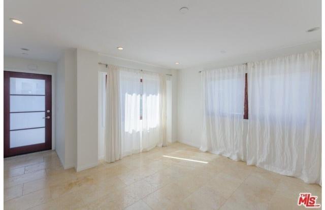 1874 Sunset Plaza Dr Gallery 4
