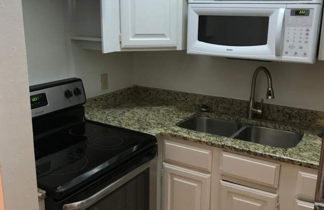 2/2 West Campus Apartment photos photos