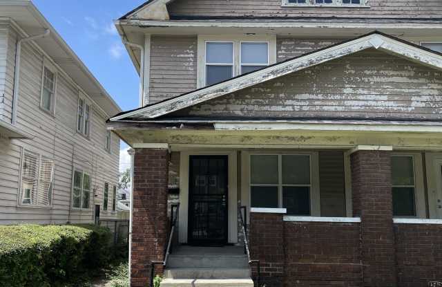 2934 N College Avenue Gallery 1