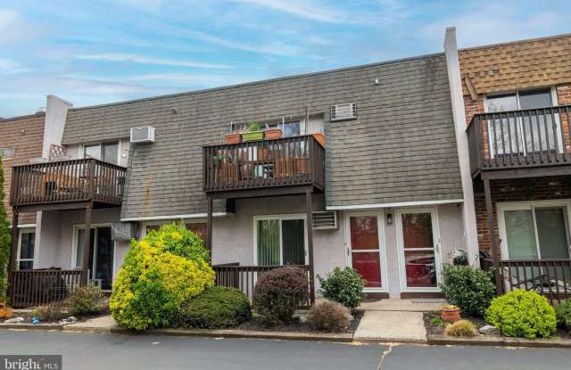 212 W 1ST AVENUE - 212 West 1st Avenue, Conshohocken, PA 19428