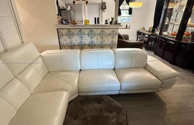 600 Minola Dr Gallery 4