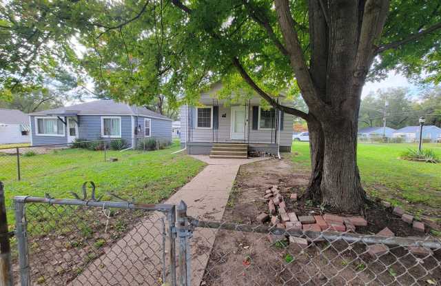 Beautifully Renovated 2-Bedroom, 2-Bath Home in Peoria! Gallery 1