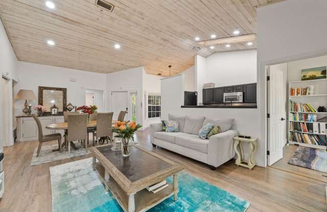 465 Goldenwood Way photos photos