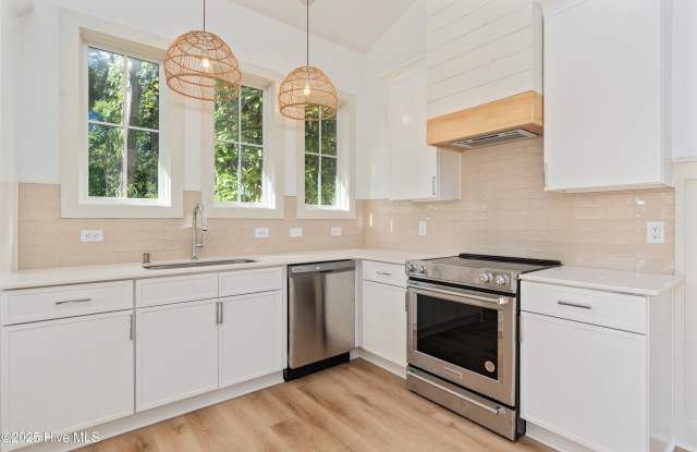 1110 Tree Canopy Way Gallery 4