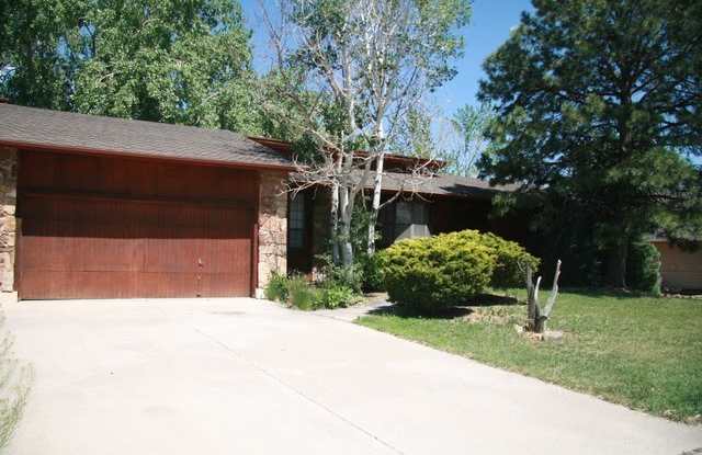 Beautiful 5 Bedroom Ranch Style Home in Northwest Colorado Springs! photos photos