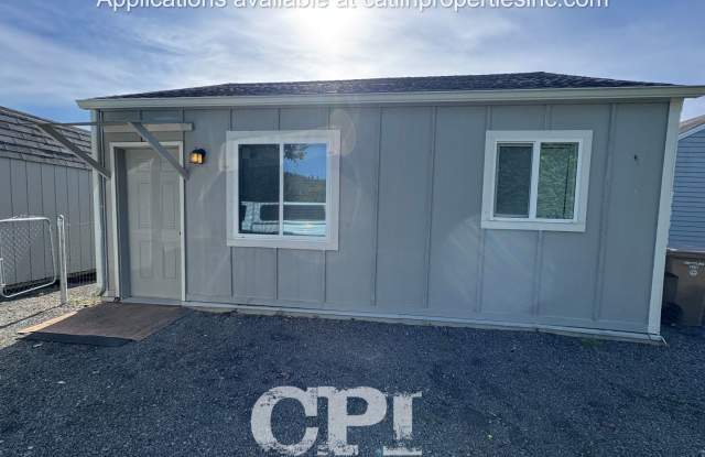 5824 Ocean Beach Hwy #B (located behind main home) - Longview, WA Gallery 1