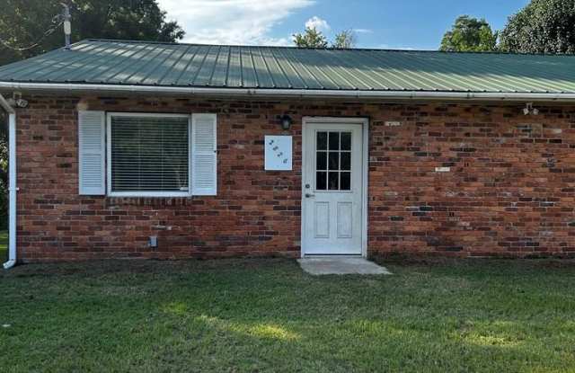 2826 Cleveland Street - 2826 West Cleveland Street, Elloree, SC 29047