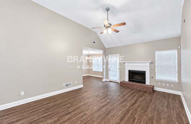 25 Lake Charles Way Gallery 4