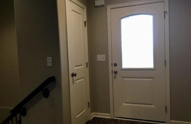 214 Northeast Katie Court Gallery 3