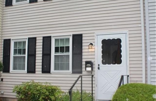 391 Main Street - 391 South Main Street, Middlesex County, CT 06417