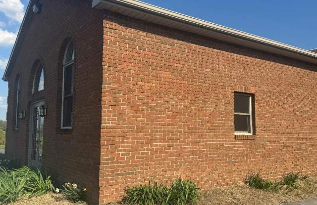 1140 MATHIAS Road Gallery 2