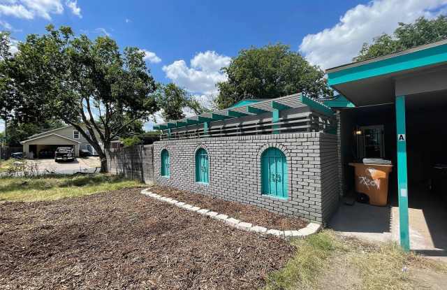 Room in 3 Bedroom Home in Austin Gallery 1