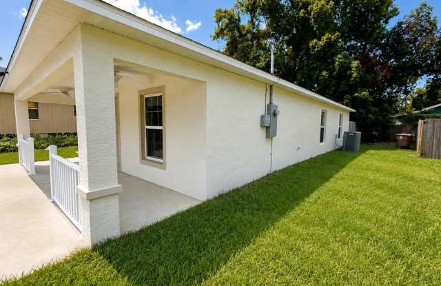 Modern Open-Concept Home Near I-75 & Historic Downtown Ocala Gallery 3