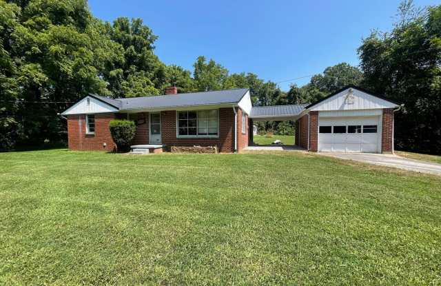 2 Bedroom / 1 Bath Brick Home Jonesborough, TN - 120 Doc Wheelock Road, Washington County, TN 37659