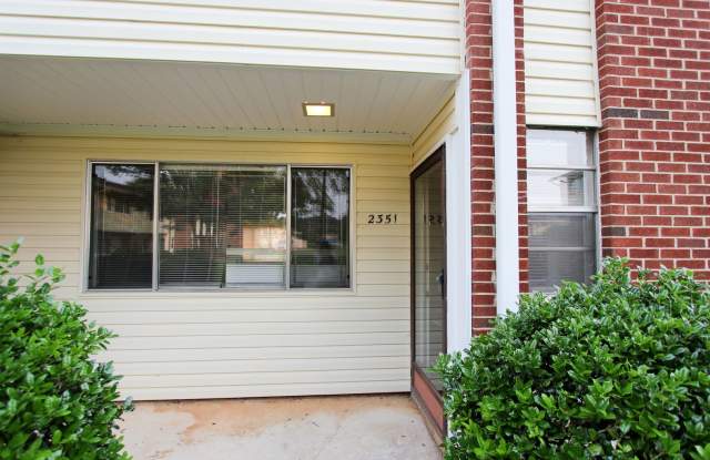 2 bedroom, 2.5 bath townhouse-style condo located across from NC State's Centennial Campus photos photos