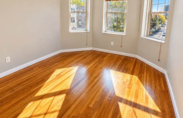 394 Riverway Gallery 1