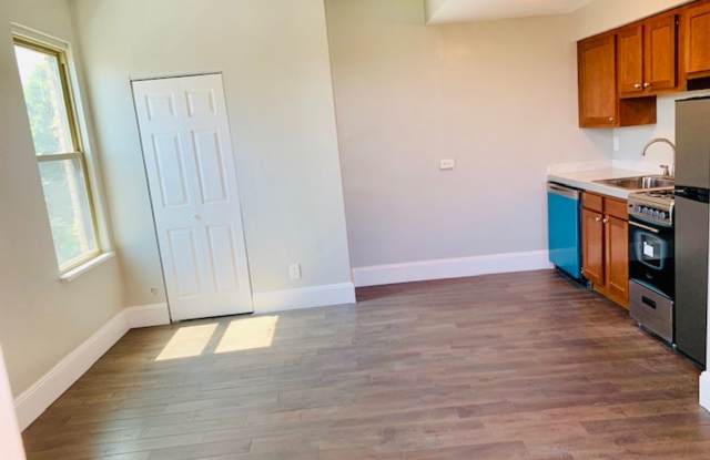 211 S Saint Clair photos photos