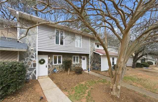 1677 Wynndowne Trail SE photos photos