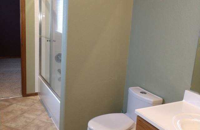 13479 Glen Cir Gallery 2