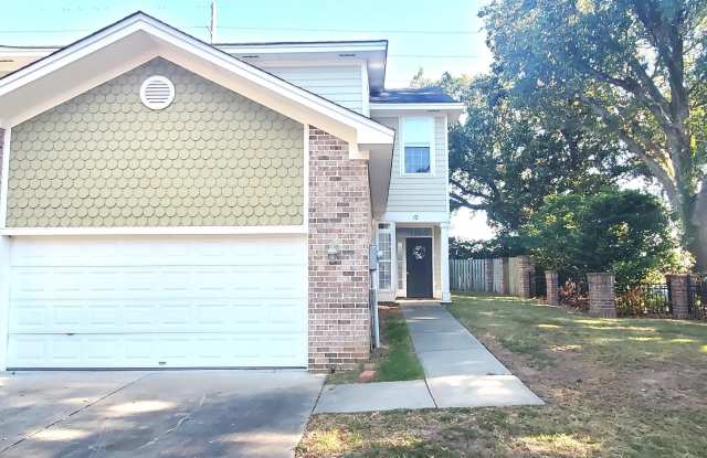 185 St Jude lot: 12 photos photos