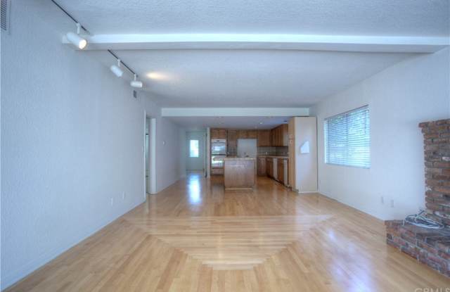 1623 2nd Street Gallery 4