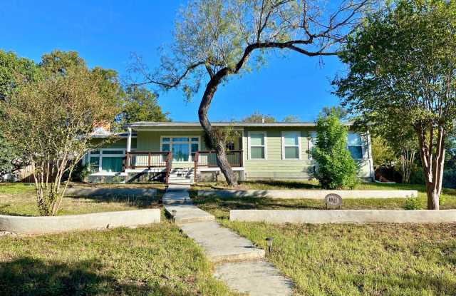 1041 Ivy Lane - 1041 Ivy Lane, Terrell Hills, TX 78209