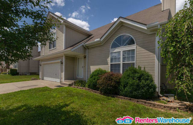 517 North West Panther Drive - 517 NW Panther Dr, Blue Springs, MO 64015