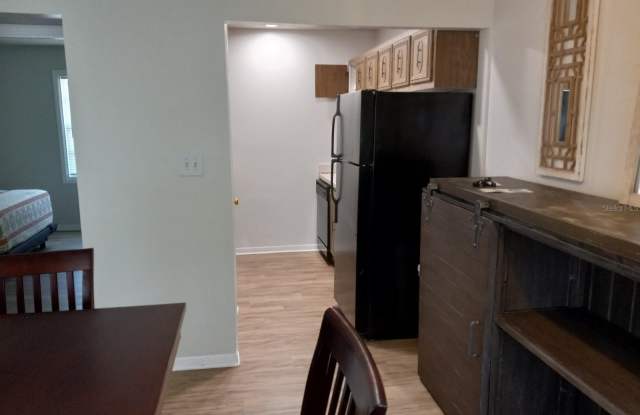 4784 BEACH DRIVE SE Gallery 4