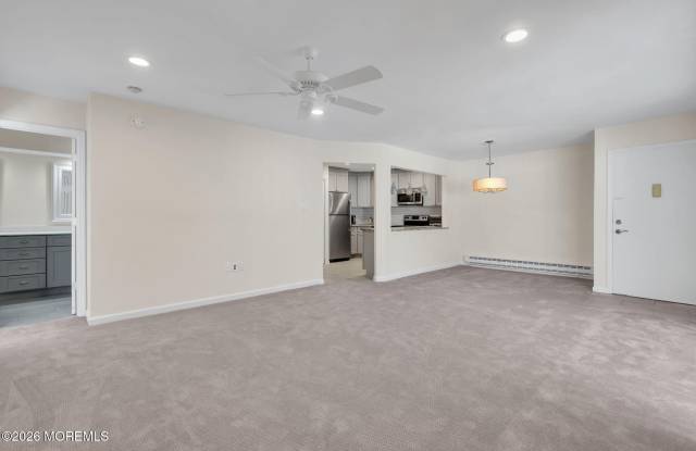 129 Amberly Drive unit: G Gallery 3