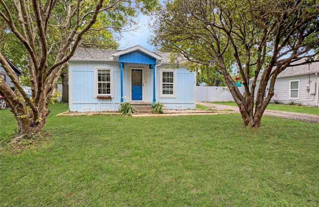 604 S Maple Street photos photos